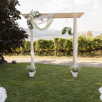 Archway at Moraine Winery